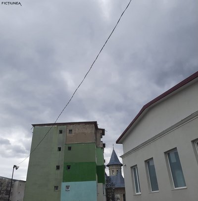 Roxana RUSCIOR - Întuneric călduț
