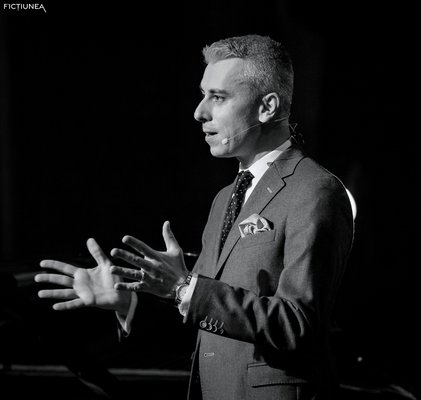 Ciprian HANDRU - Daniel Nica: Fericirea înseamnă să ieși în afara ta, fără să uiți de tine