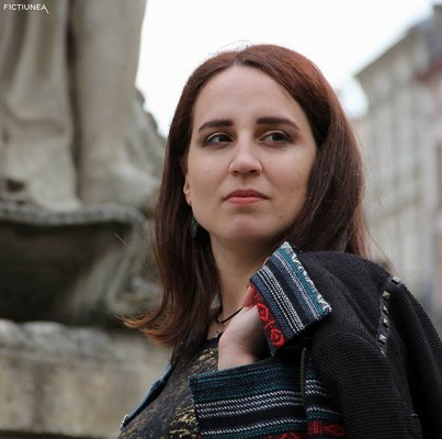 Roksolana ZHARKOVA - O cameră împotriva ta