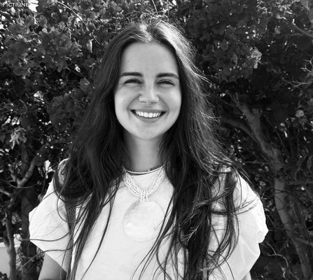 Lucia LAZEA - Ce altă carte mai are scriitorul acesta?
